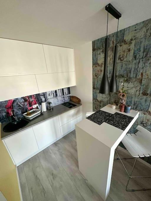 Apartamento Przestronna I Jasna Kawalerka Z Balkonem *